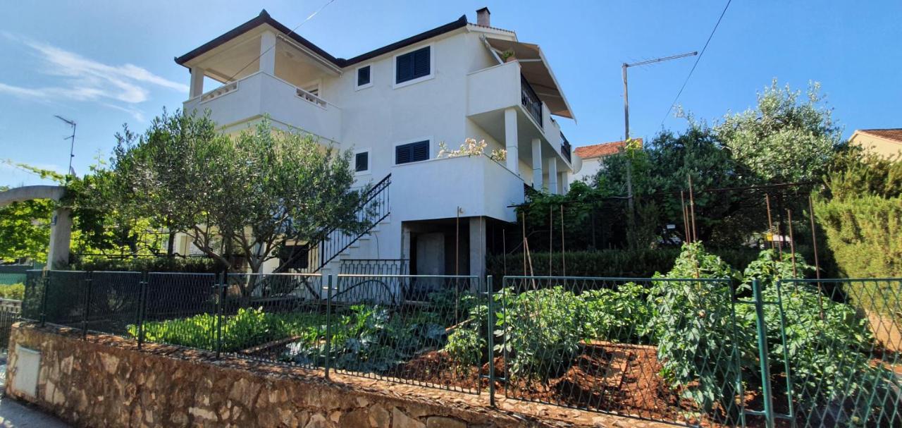 Apartments Romarin Супетар Екстериор снимка