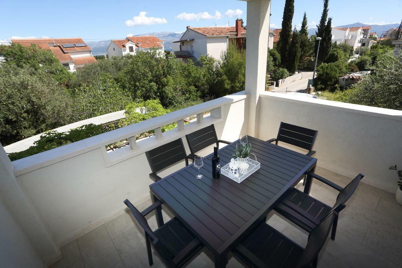 Apartments Romarin Супетар Екстериор снимка