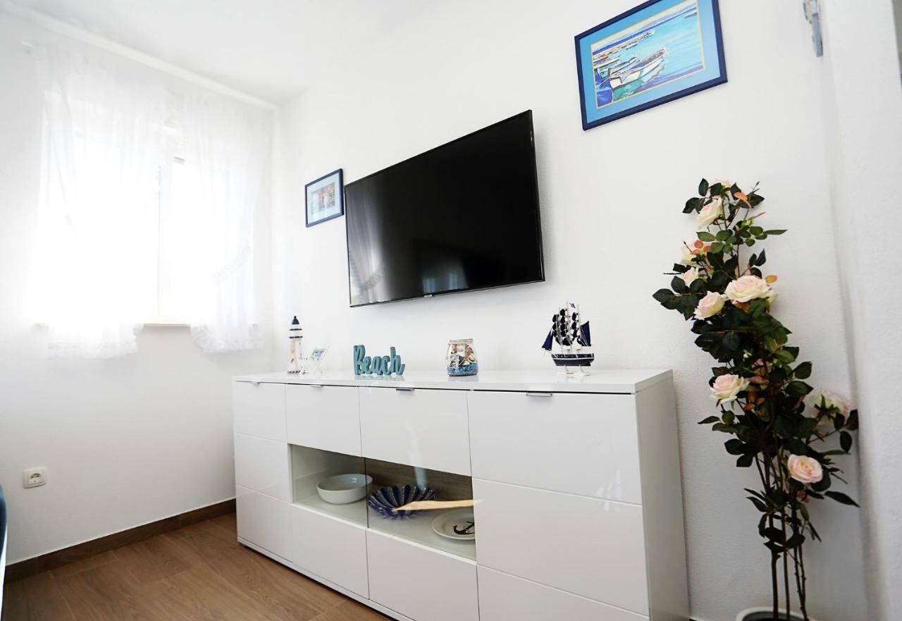 Apartments Romarin Супетар Екстериор снимка