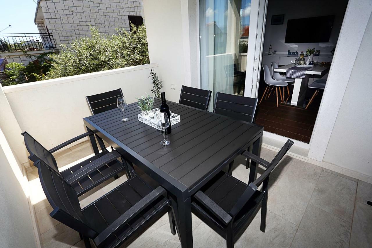 Apartments Romarin Супетар Екстериор снимка