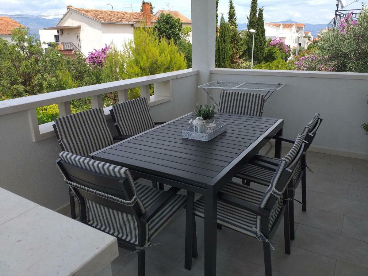 Apartments Romarin Супетар Екстериор снимка