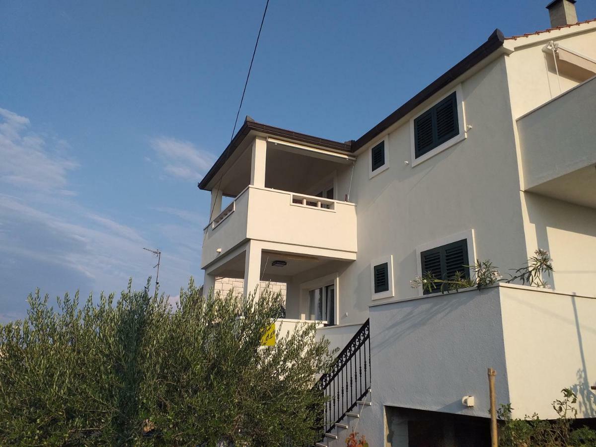 Apartments Romarin Супетар Екстериор снимка